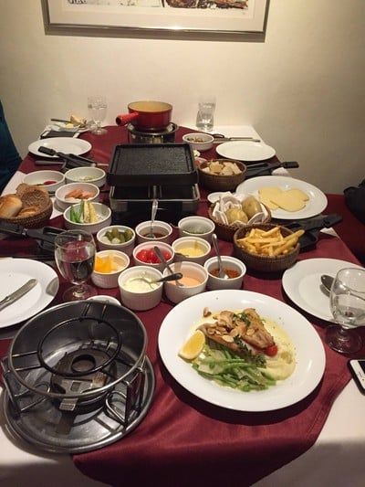 เต็มโต๊ะ