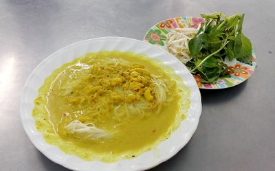 ขนมจีนน้ำยาปู