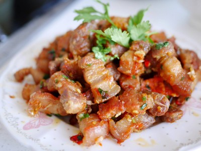 วิธีทำ หมูสามชั้นคั่วพริกเกลือ