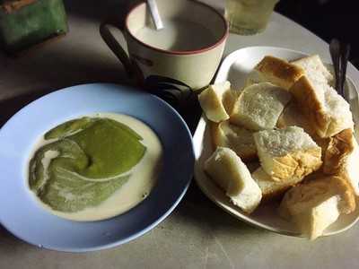 ขนมปังสังขยา