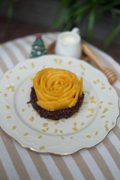 ข้าวเหนียวมะม่วงดอกไม้
