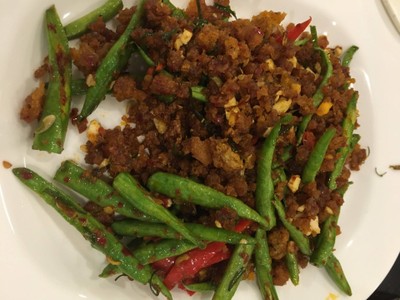 กระพงฟูผัดไข่เค็ม