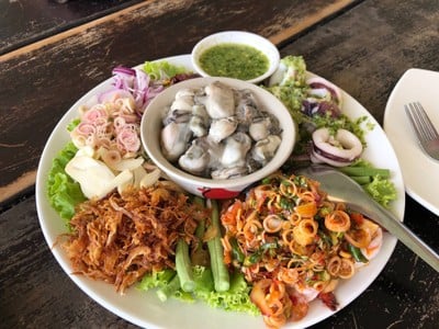 เมนูของร้าน เรือนร่มไทร