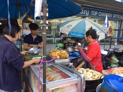 ป้าใหญ่ลูกชิ้นบัตรคิว