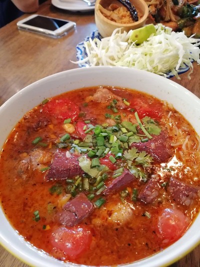 ขนมจีนน้ำเงี้ยว