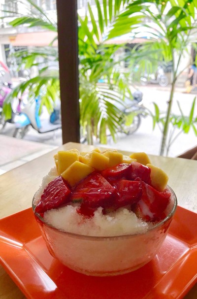 น้ำแข็งใสมะม่วง สตรอว์เบอร์รี่