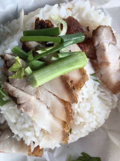 ข้าวหมูกรอบ