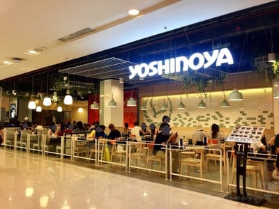 หน้าร้าน Yoshinoya โยชิโนยะ ข้าวหน้าเนื้อ ข้าวหน้าหมู เซ็นทรัลเวิลด์