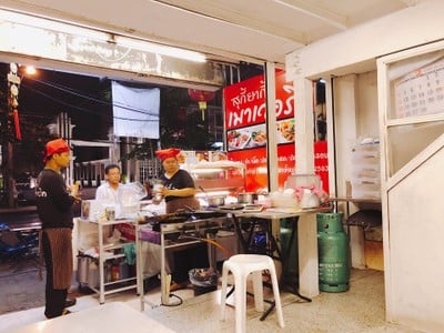 บรรยากาศ สุกี้เมาเวอริค บีทีเอสแบริ่ง ในปั๊มบางจาก