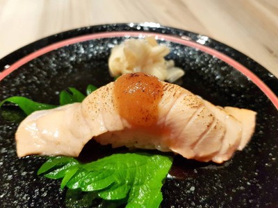 SALMON SAIKYO SUSHI