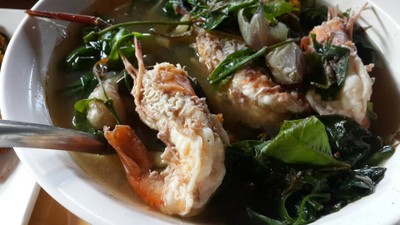 ต้มใบเหลียงกุ้งแม่น้ำ