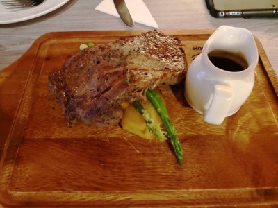 อาหาร หรือ เครื่องดื่ม