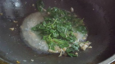 วิธีทำ โบโลน่าหมูผัดกะเพรา