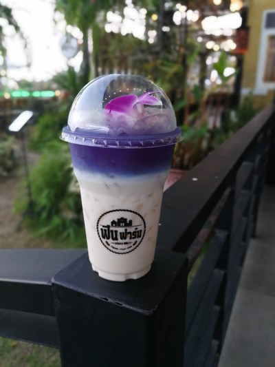 ชานมอัญชัน