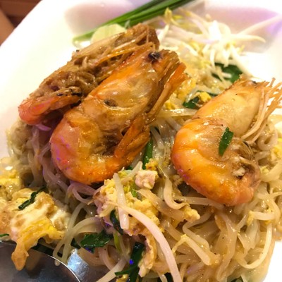 ผัดไทกุ้งสด