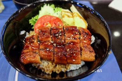 ข้าวหน้าปลาไหลย่าง