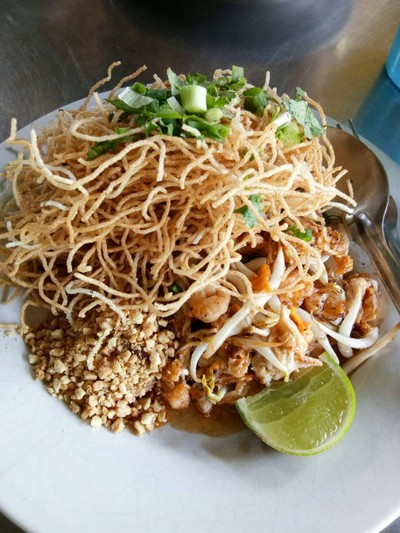 ผัดไทยหมี่กรอบกุ้ง
