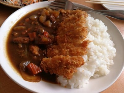 ข้าวแกงกะหรี่หมูทอด