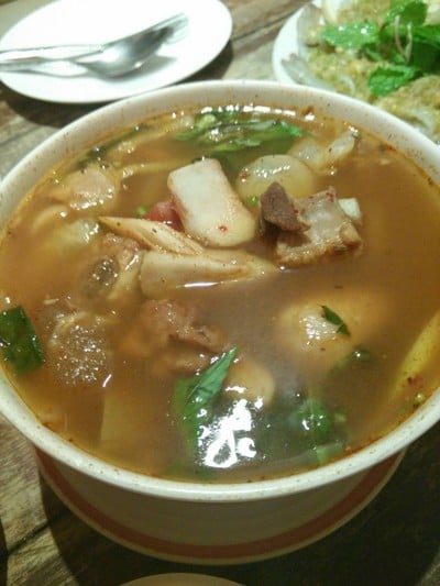 ชานชาลา พญาไท ร้านนั่งดื่มชิลล์ อาหารอร่อย ดนตรีสดไพเราะ