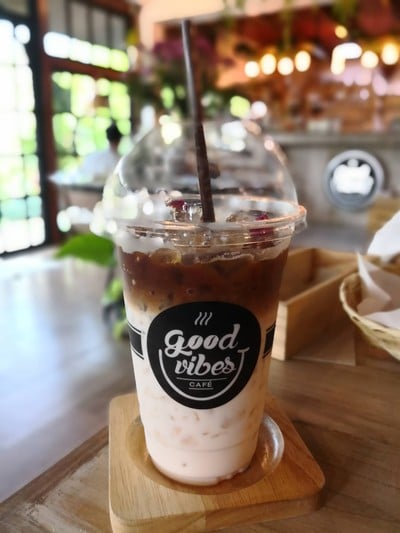 โรส ลาเต้เย็น