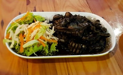 ปลาหมึกผัดน่ำดำ