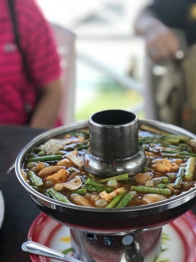 เมนูของร้าน ครัวป้าเฉลียว ชะอำ