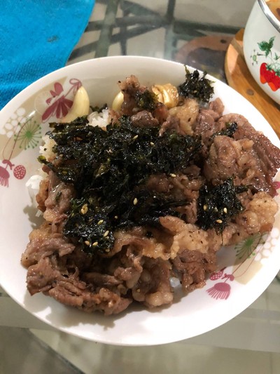 ข้าวหน้าเนื้อใส่ไข่