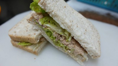 วิธีทำ แซนวิชโฮลวีททูน่า ผอมๆหน่อย