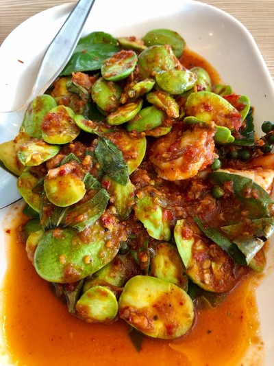 สะตอกุ้งผัดพริกแกง