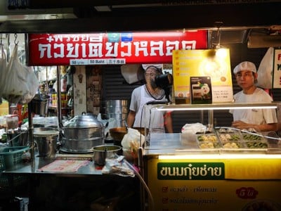 ก๋วยเตี๋ยวหลอดพรชัยเยาวราช