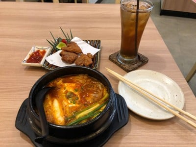 อาหาร หรือ เครื่องดื่ม