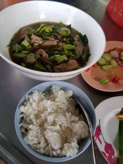 เกาเหลาเนื้อรวม ข้าวเปล่า