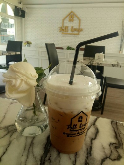 อาหาร หรือ เครื่องดื่ม