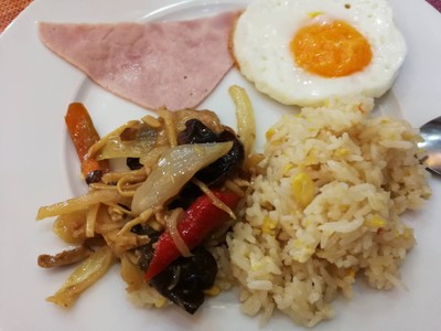 อาหาร หรือ เครื่องดื่ม