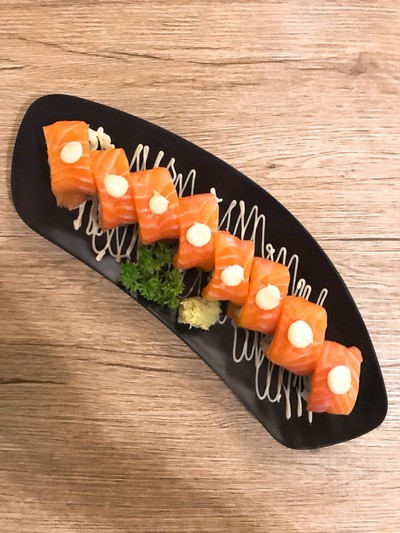 แซลมอนโรล