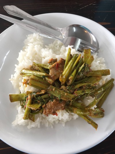 ผัดพริกแกงผักบุ้งไม่อร่อยเลย