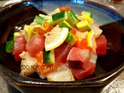 ข้าวหน้าปลาดิบรวมพิเศษ