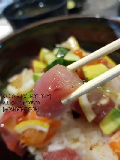 ข้าวหน้าปลาดิบรวมพิเศษ