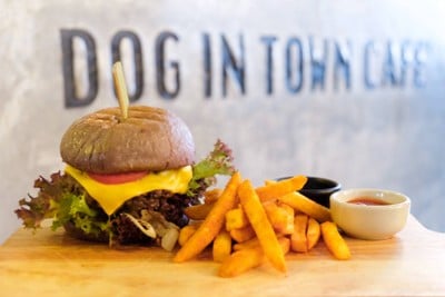 เมนูของร้าน Dog In Town เอกมัย