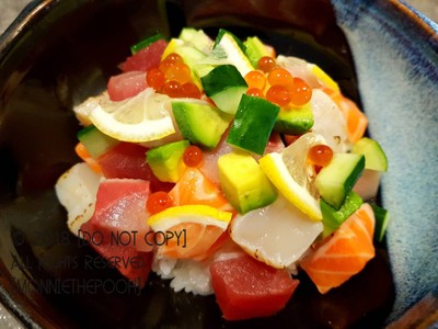 ข้าวหน้าปลาดิบรวมพิเศษ