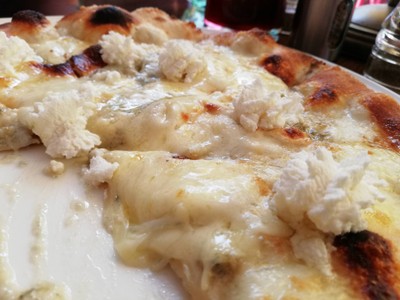Trattoria Pizzaria il bolognese (อิลโบโลเยเซ่) Trattoria Pizzaria il bolognese (อิลโบโลเยเซ่)