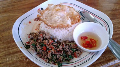 ข้าวกะเพราเนื้อ