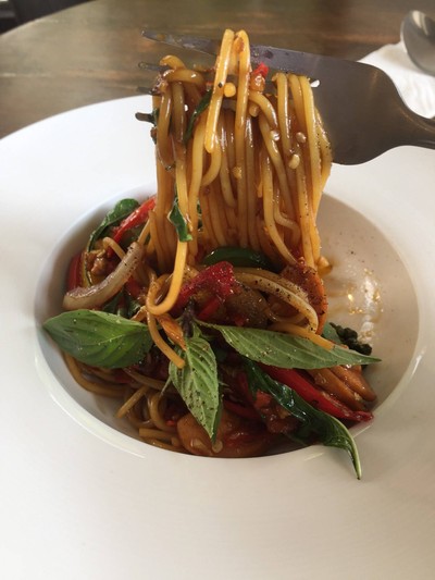 สปาเกตตีขี้เมาไส้กรอก