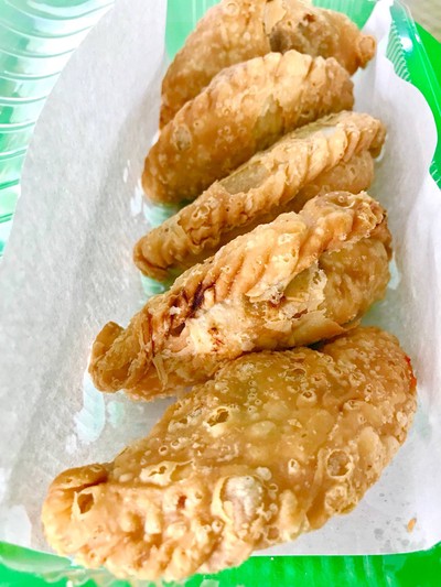 กะหรี่ปั๊บไส้ไก่ ,เผือก,ถั่ว @10-
