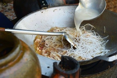 บรรยากาศ ป้าอ้อม ขั่วหมี่โคราช สูตรดั้งเดิม