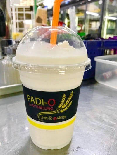 น้ำมะพร้าวปั่น ฟรี (ซื้อของครบ 100)