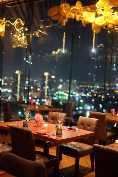 บรรยากาศ ATTITUDE ROOFTOP BAR & RESTAURANT Avani Hotel