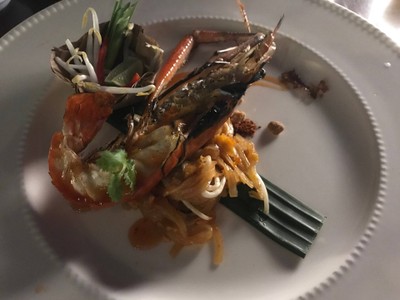 ผัดไทยกุ้งแม่น้ำ