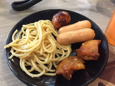 อาหาร หรือ เครื่องดื่ม