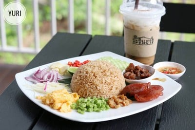 ข้าวคลุกกะปิ